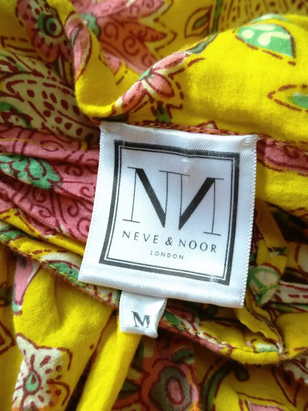 Neve & Noor Floral Wrap Mini Skirt Size Medium Ruffle Flirty Boho Cottagecore